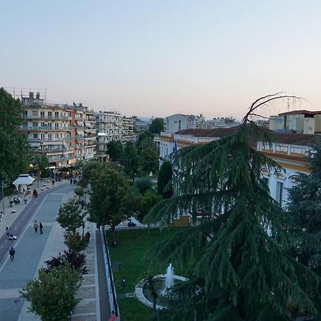 Διαμέρισμα Σε Πολυκατοικία Lägenhet Serrai Exteriör bild